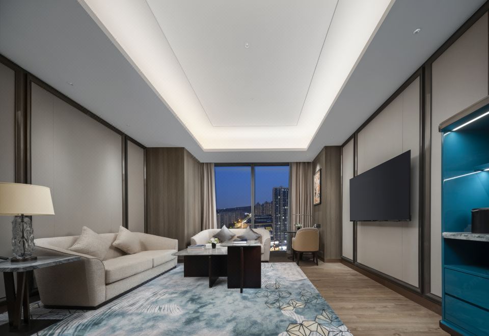 Crowne Plaza Hangzhou LinpingGuestroom - 1-Bedroom (Double bed) (Living room)
