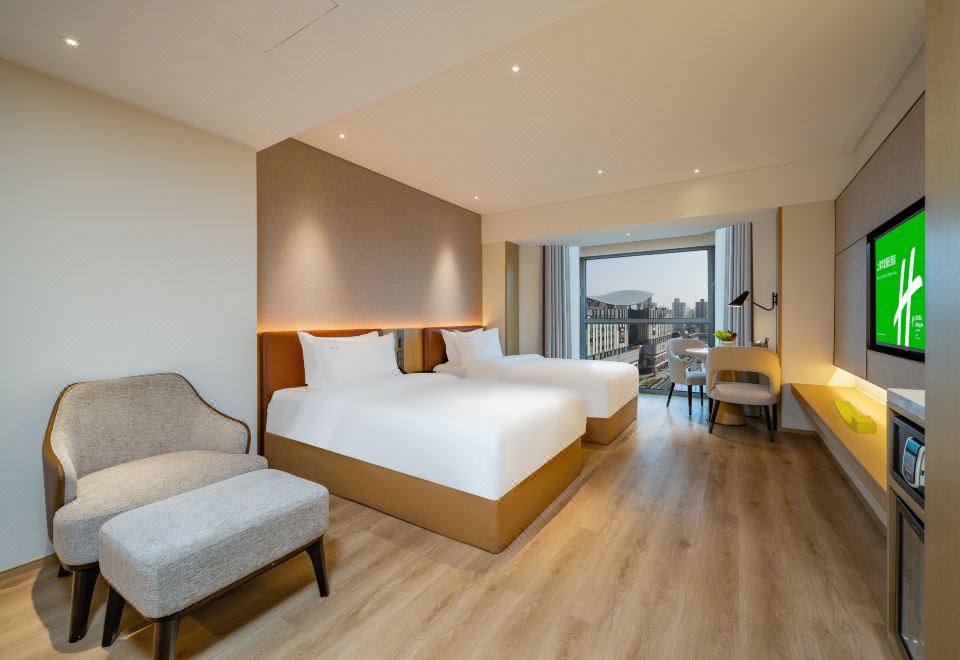 Holiday Inn Shanghai HuaxiaGrand Deluxe Twin Room