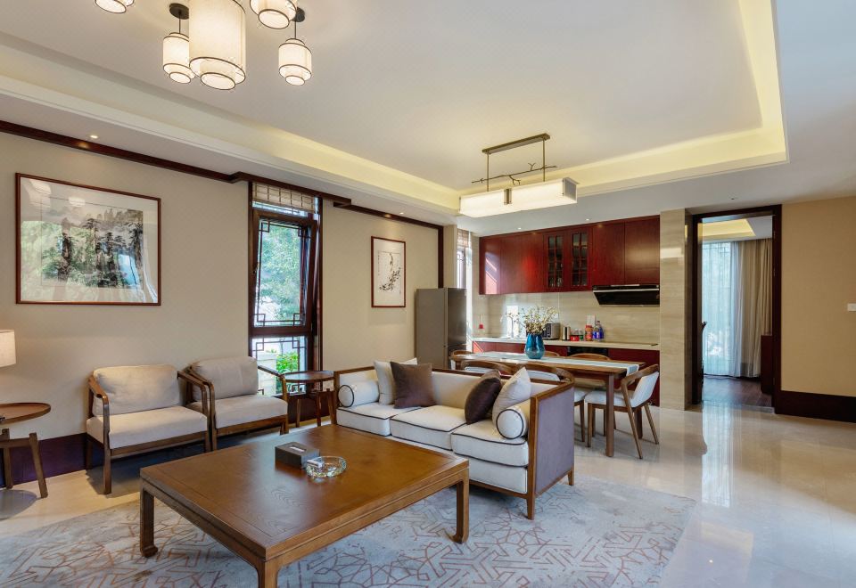 园景五居庭院房