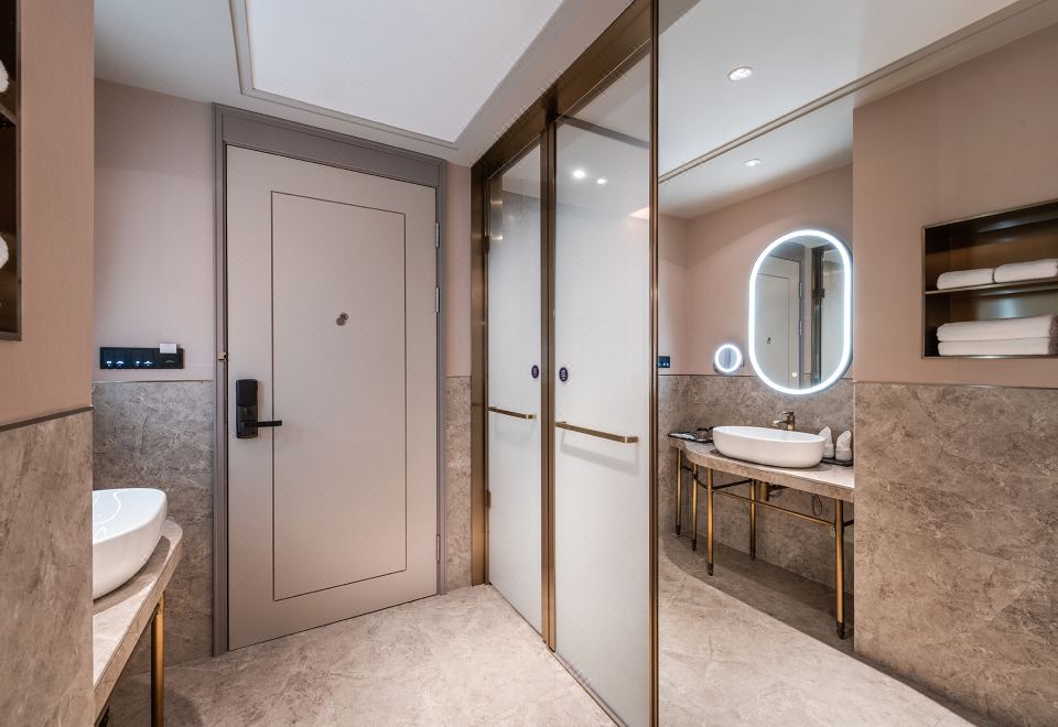 高级大床房（金可儿床垫+保险箱+手机投屏）