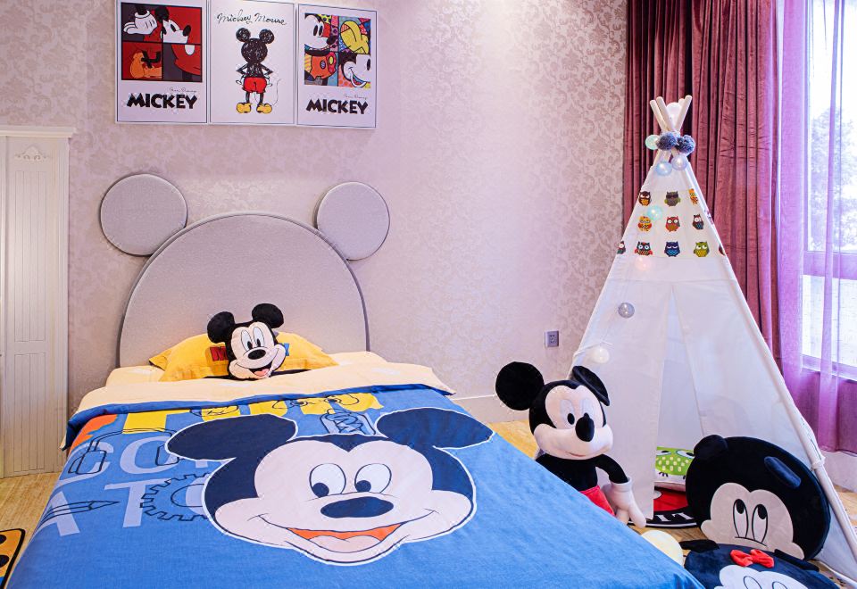 萌趣米奇亲子主题房