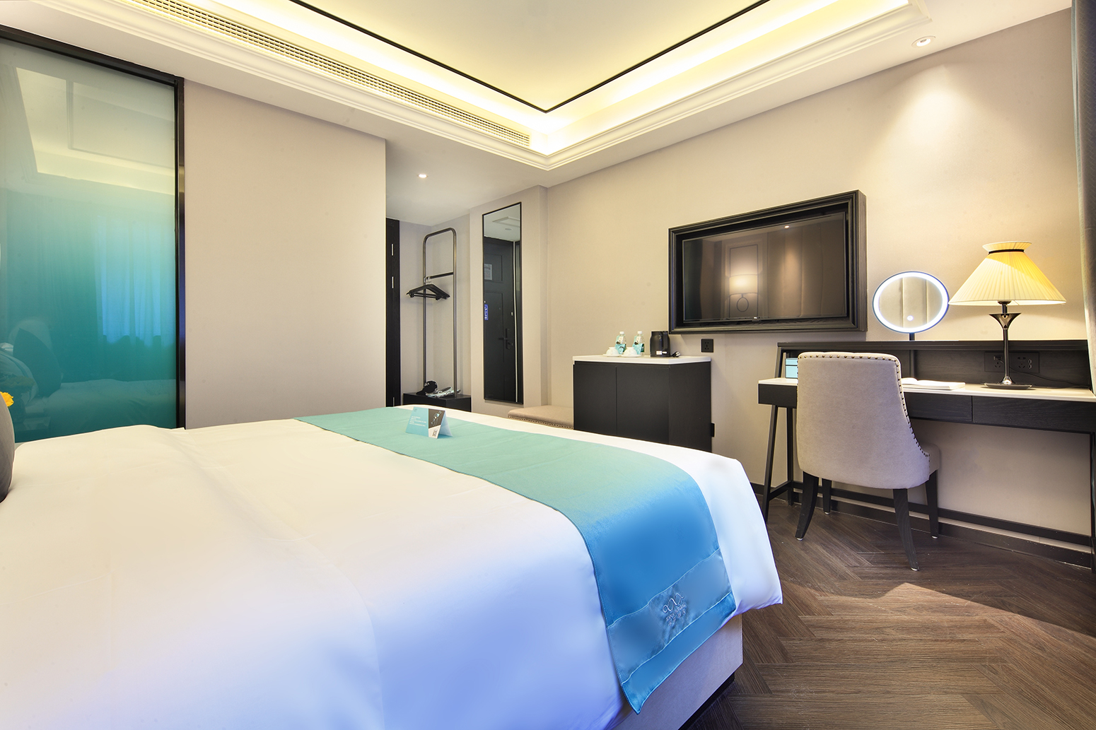 纯净大床房（时尚轻奢｜智慧客控｜风尚投屏）