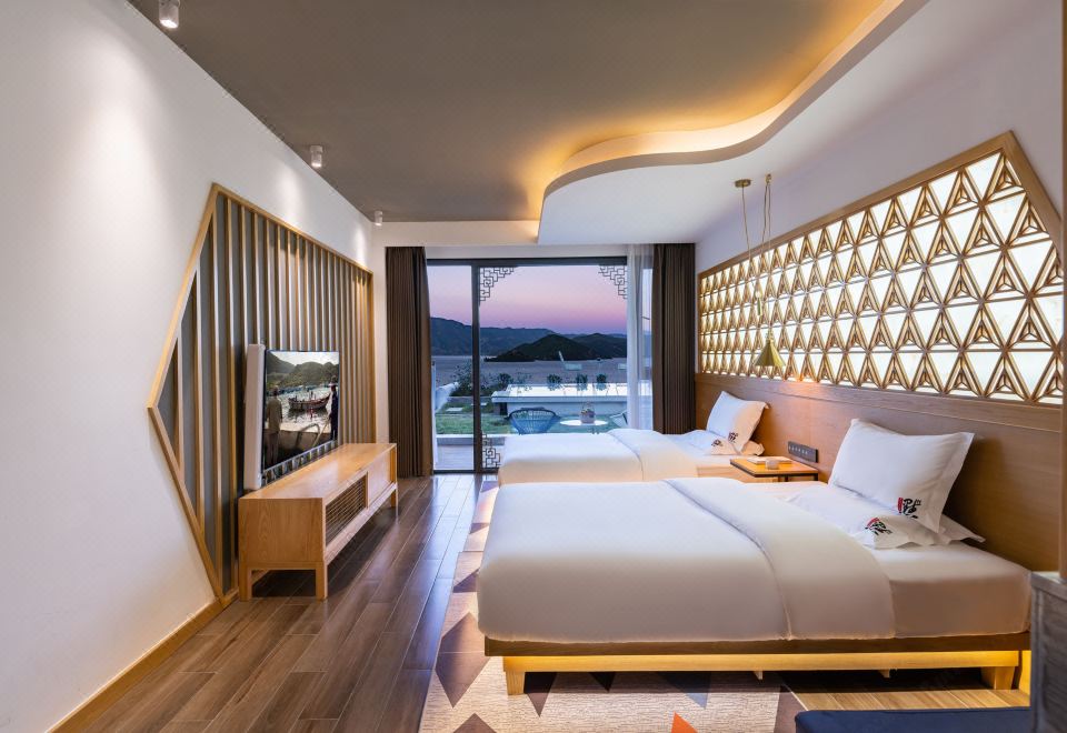 Tingfeng-Smart Lake-View Comfortable Sleep Twin Room