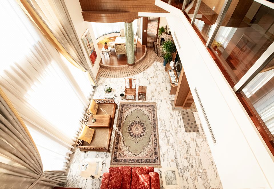 白宫（私人KTV+泳池+独立厨衞+汤泉泡池）