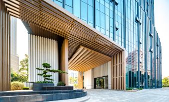 Holiday Inn Zhuhai City Center - Housity