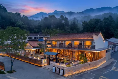 Jiuhua Mountain · Jingyue Serene (Roushen Baodian Branch) โรงแรมใน