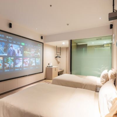 親子觀影雙床房（220寸巨幕5.0立體音響海量VIP影片） 有戲電影酒店（珠海大劇院優特滙店）優惠