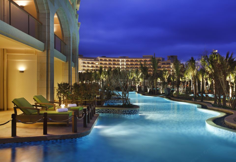 尊贵泳池大床房