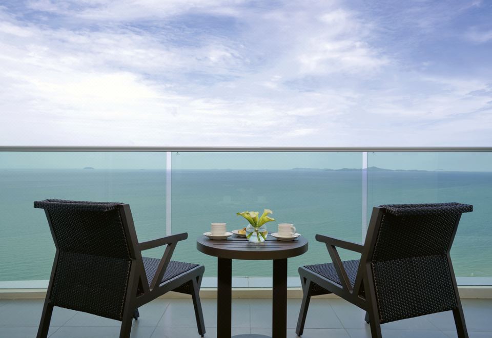 Mövenpick Siam Hotel Na Jomtien PattayaPremium Room With Sea View