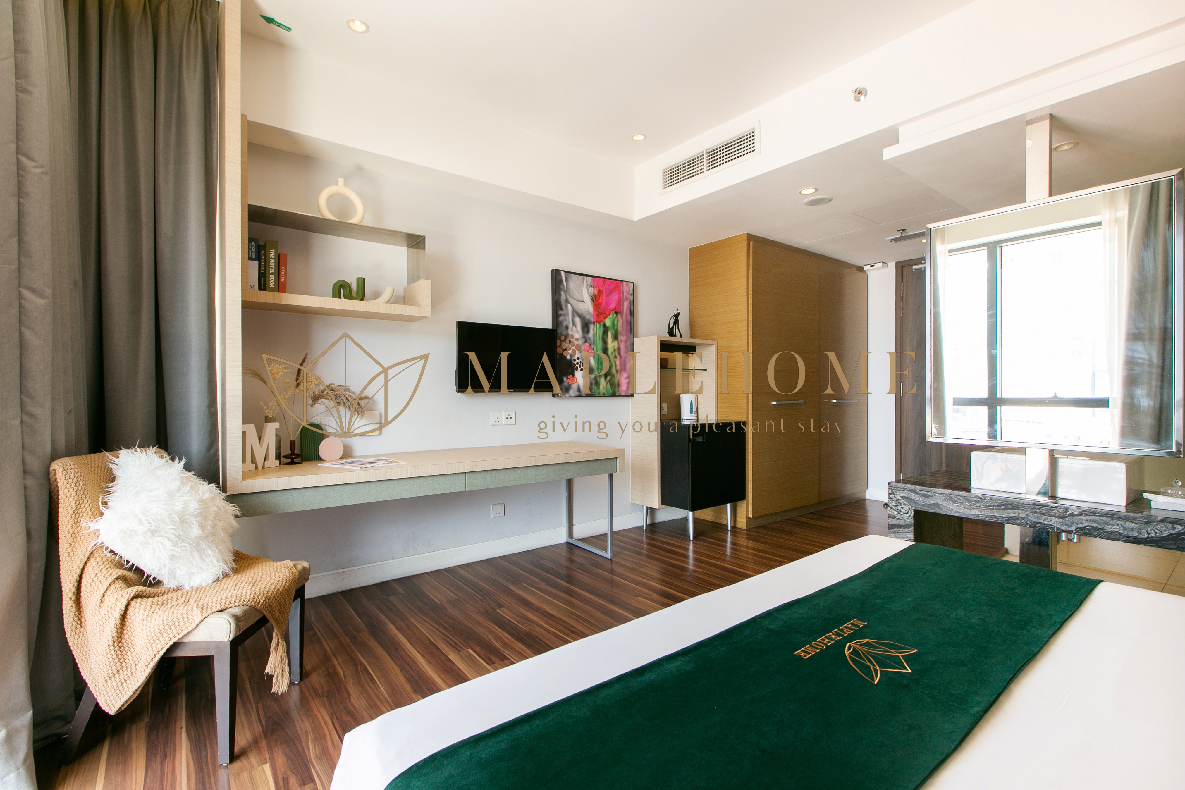 尊貴特大號床套房