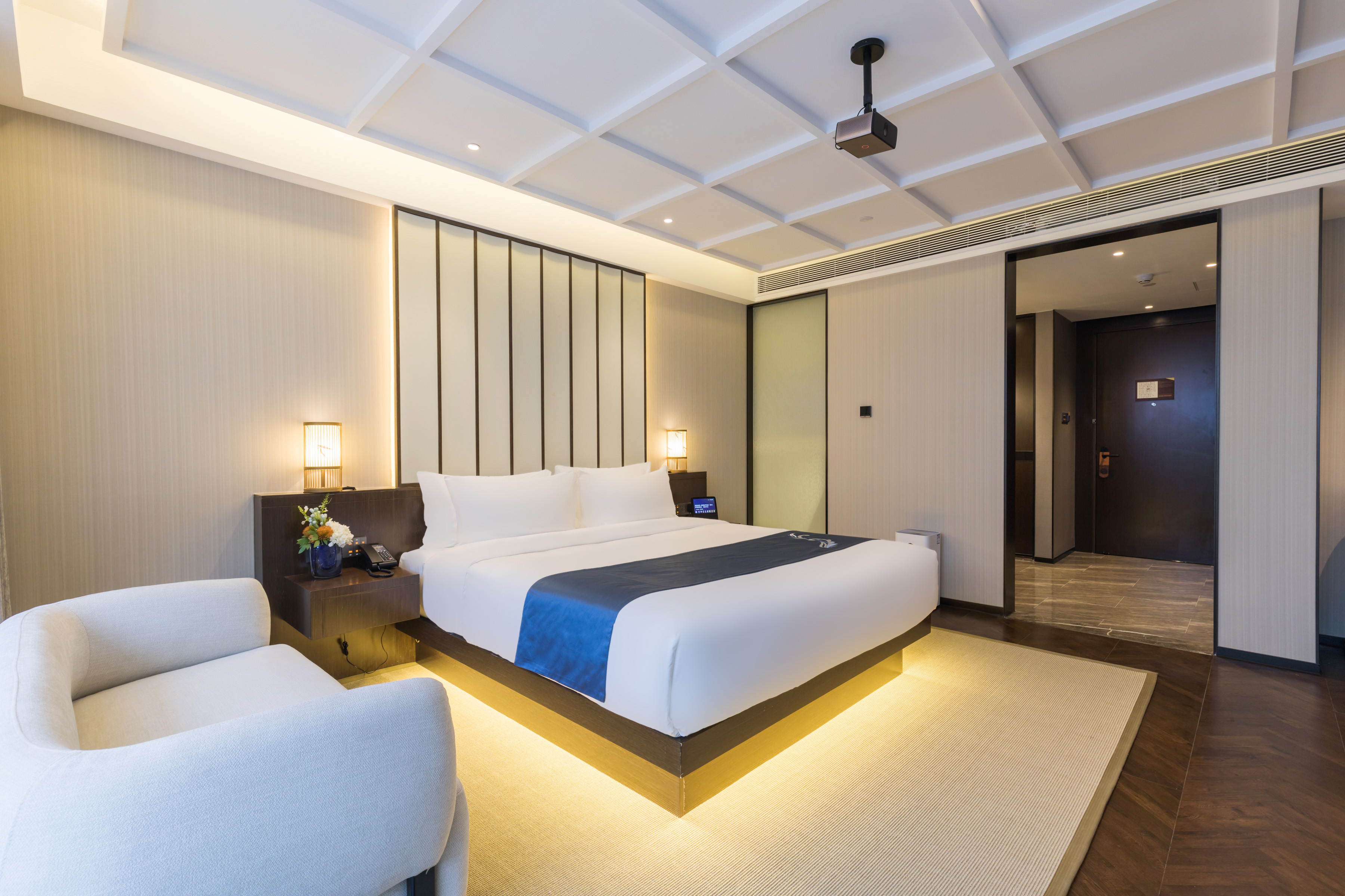 萃华影音大床房（全屋智能小度＋影院+冰箱+柔软浴袍）