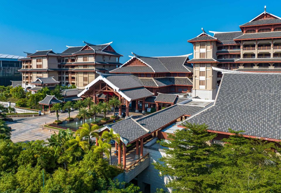 豪华海景套房丨观琼州海峡·浪涌云舒