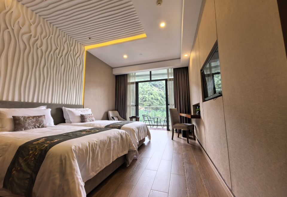 豪華山景陽台雙床房
