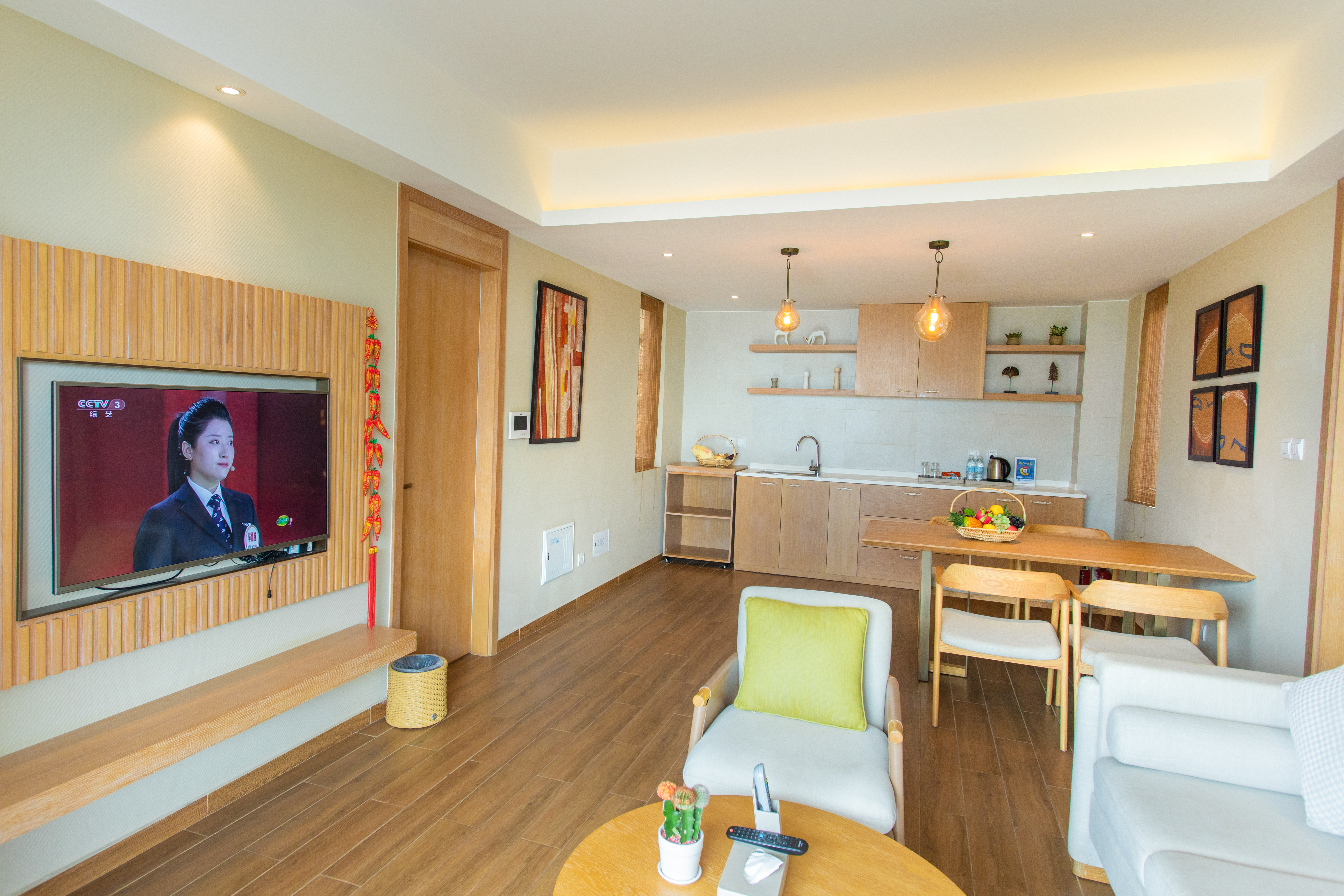 豪华湖景叠院二室二衞标间套房