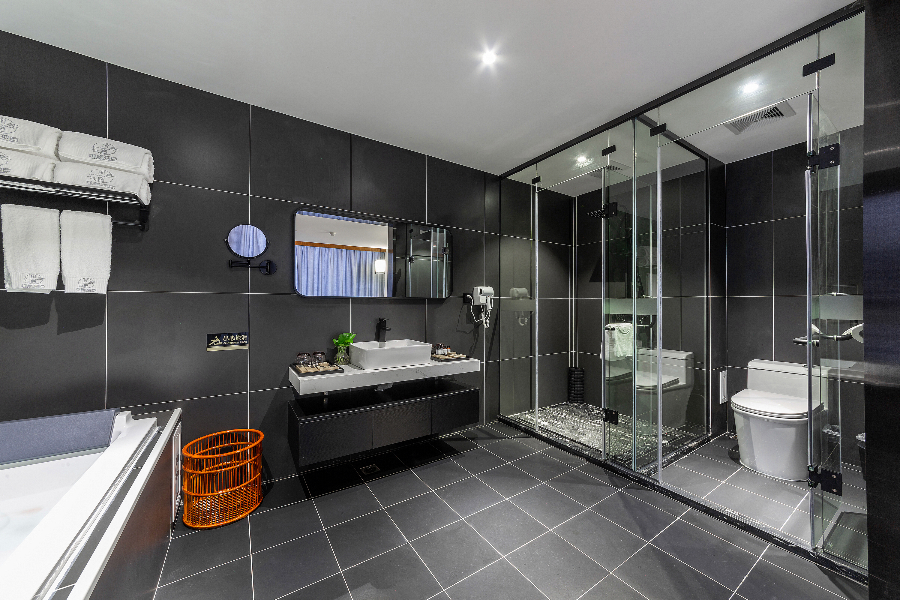 Xianchuang Hotel浴缸山景套房+俯瞰园林+minibar+小冰箱+舒适浴袍