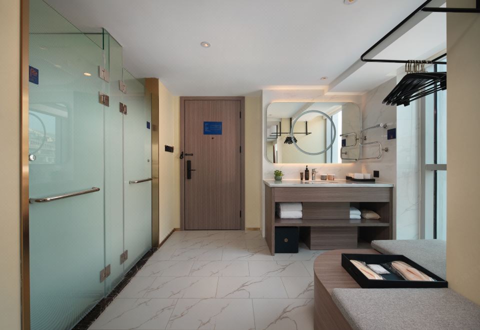 观景行政大床房（65寸可投屏+小冰箱＋加热毛巾杆）