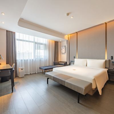 行政大床房（小冰箱+記憶枕） 崑山長江北路寶裕廣場亞朵飯店優惠