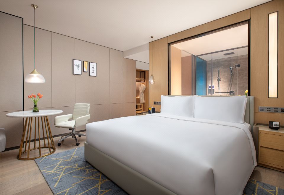 豪华大床房-双台洗漱，尊享私密旅居空间