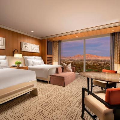 Wynn Two Queens Room with Panoramic View