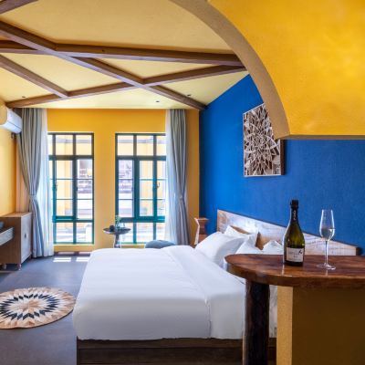 布朗族丨繁花精緻大床房 昆明阿迷·藝宿優惠