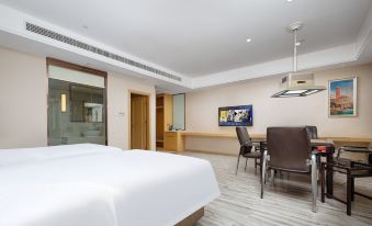 Vienna International Hotel (Yunmeng Longgang Road)