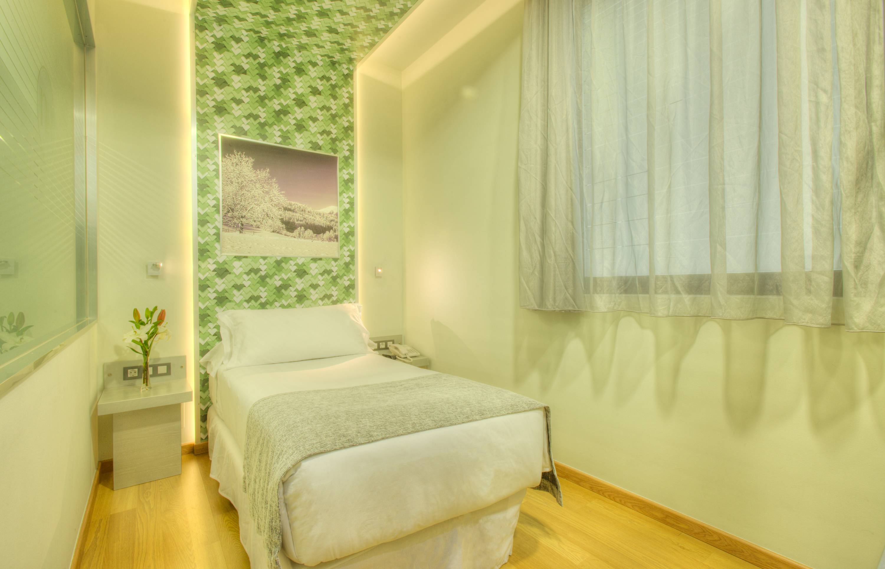 NH OurenseStandard room