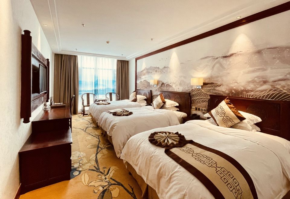 Huashan Hot Spring International HotelElegant 3-bed Room