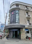 Echarm Hotel  Shanghai North Bund Tilanqiao subway station Hotel a Shanghai