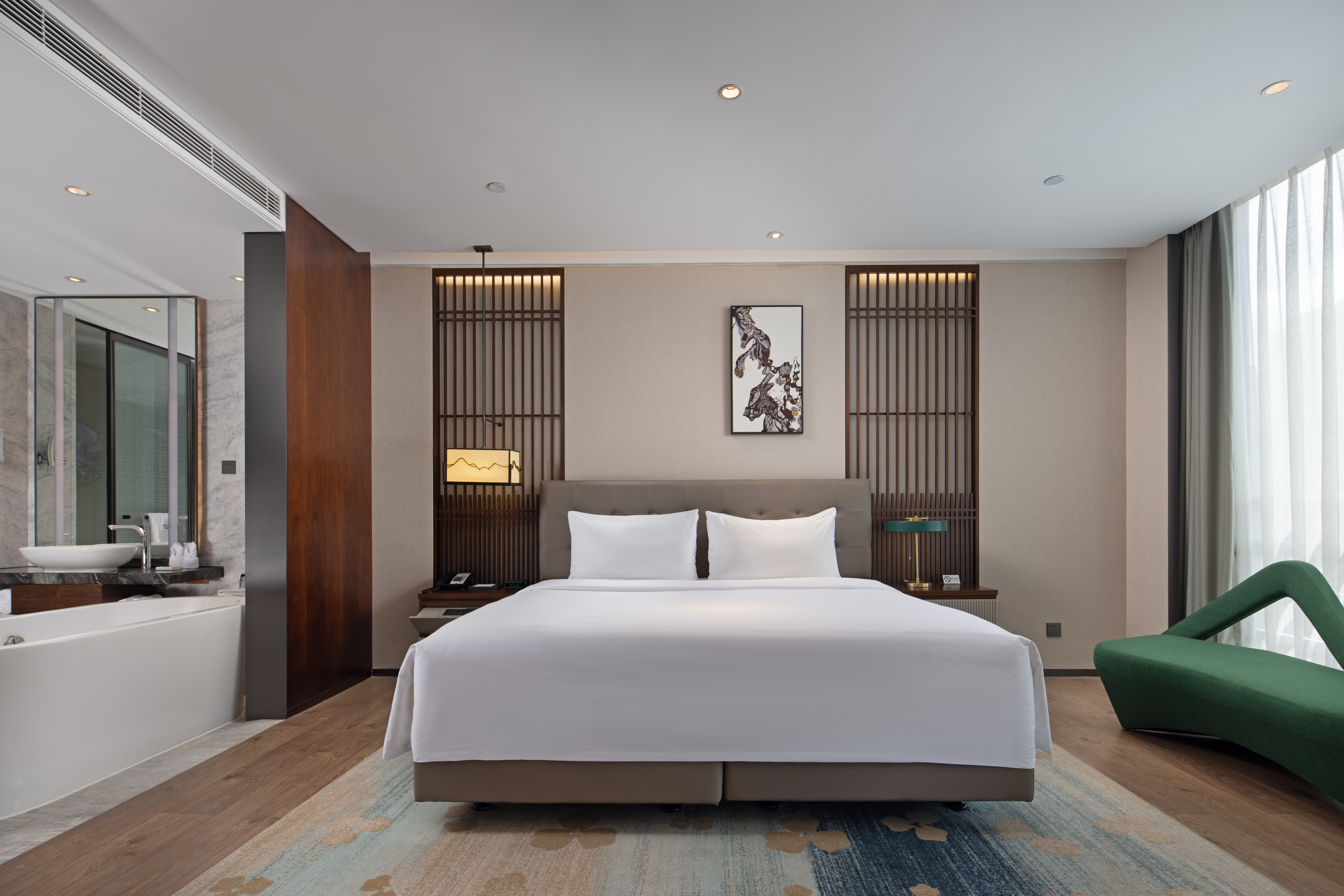 璞悅大床房（超大空間+舒適浴缸+助眠床墊）