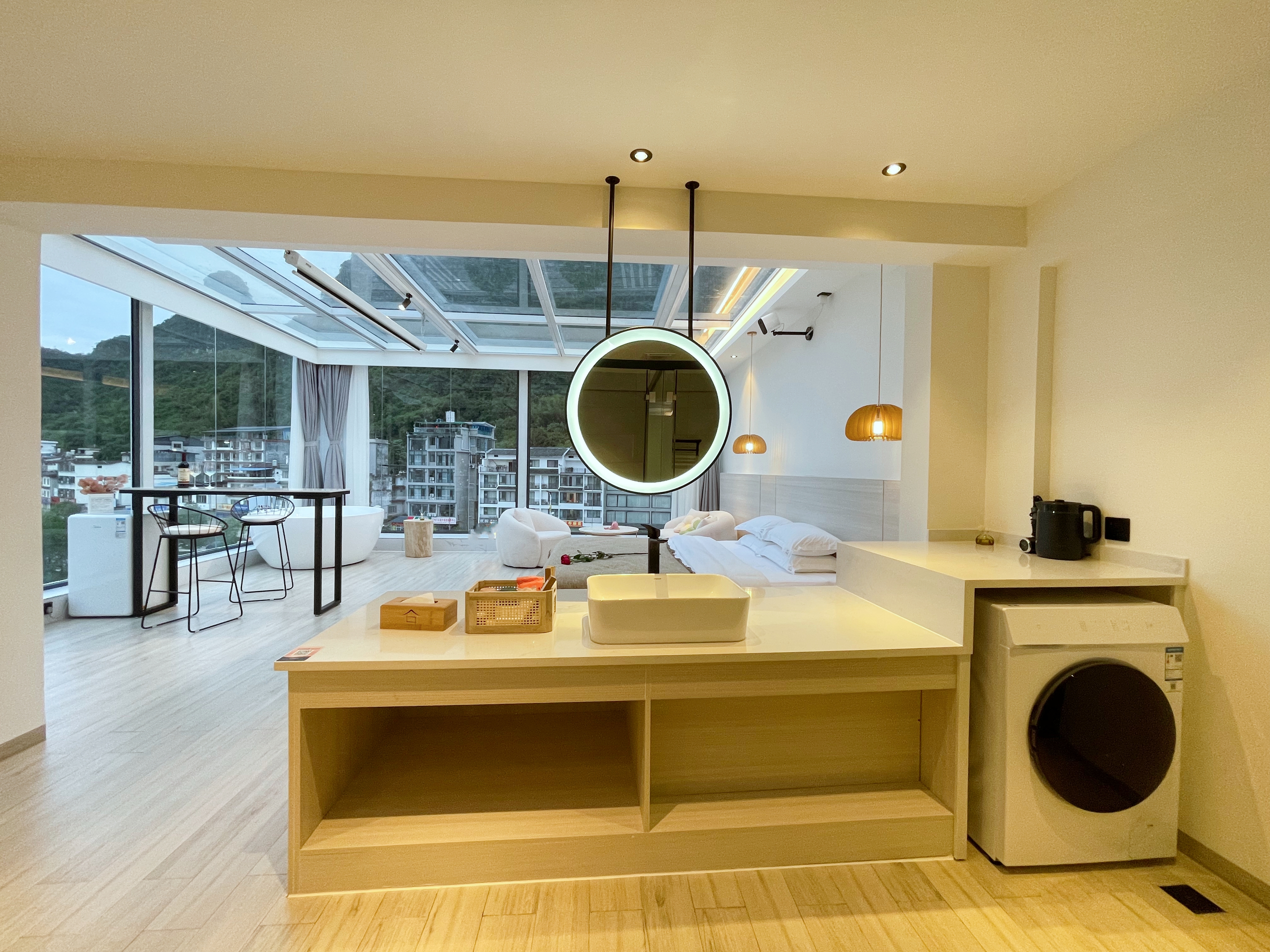 360°星空观景大床房（法恩莎衞浴+顾家乳胶床垫+小米洗衣机冰箱+小米巨幕投影仪）