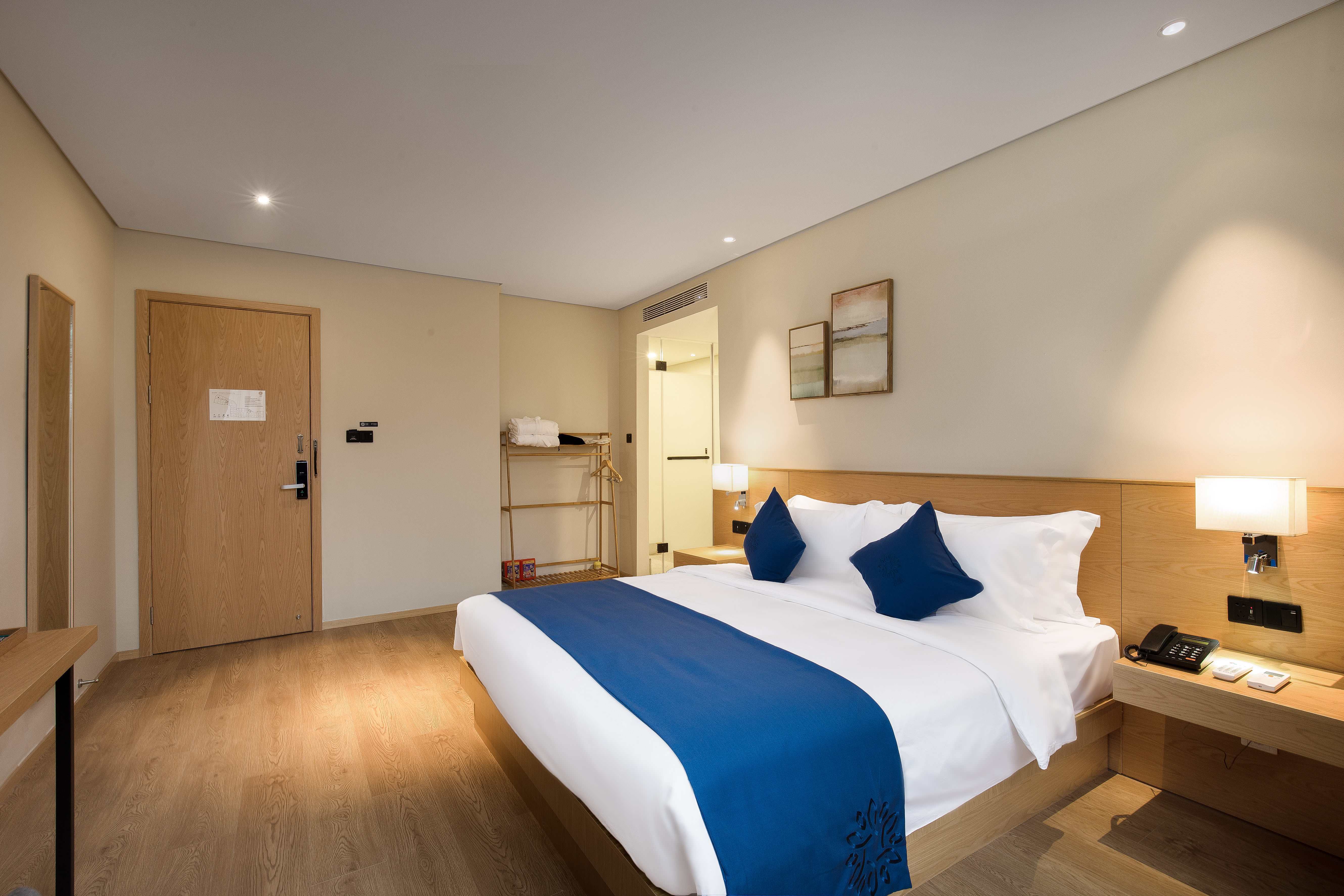 Floral Hotel · Memorize Scene Yangshuo West Street hotel高级大床房『至臻床品』