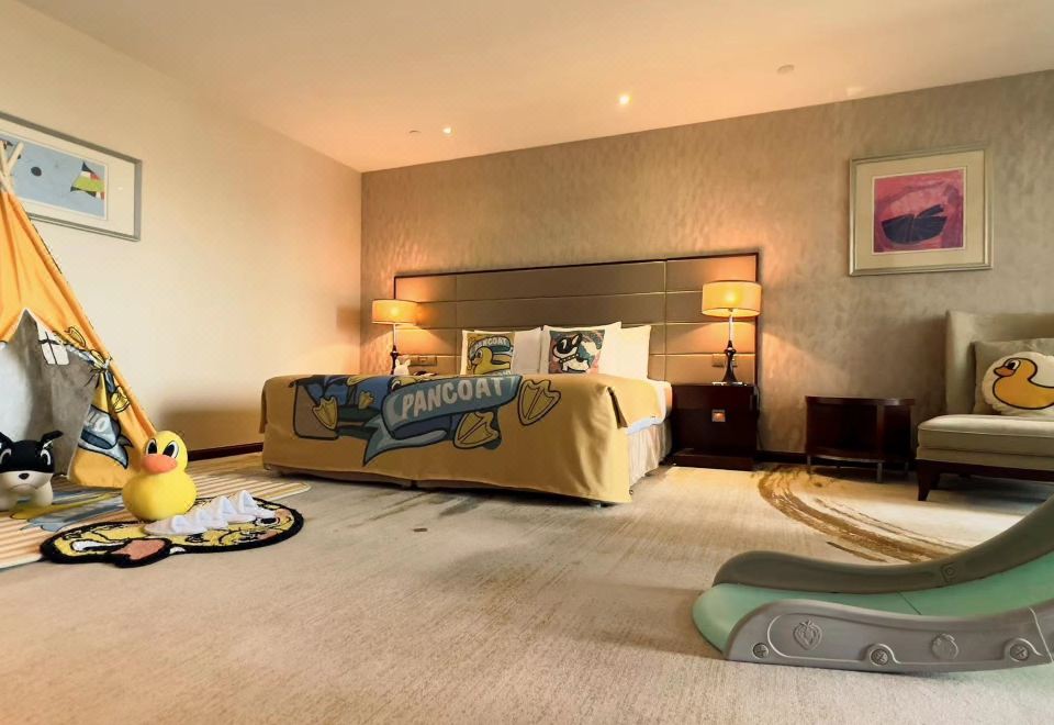 盼酷小黃鴨親子主題高級間