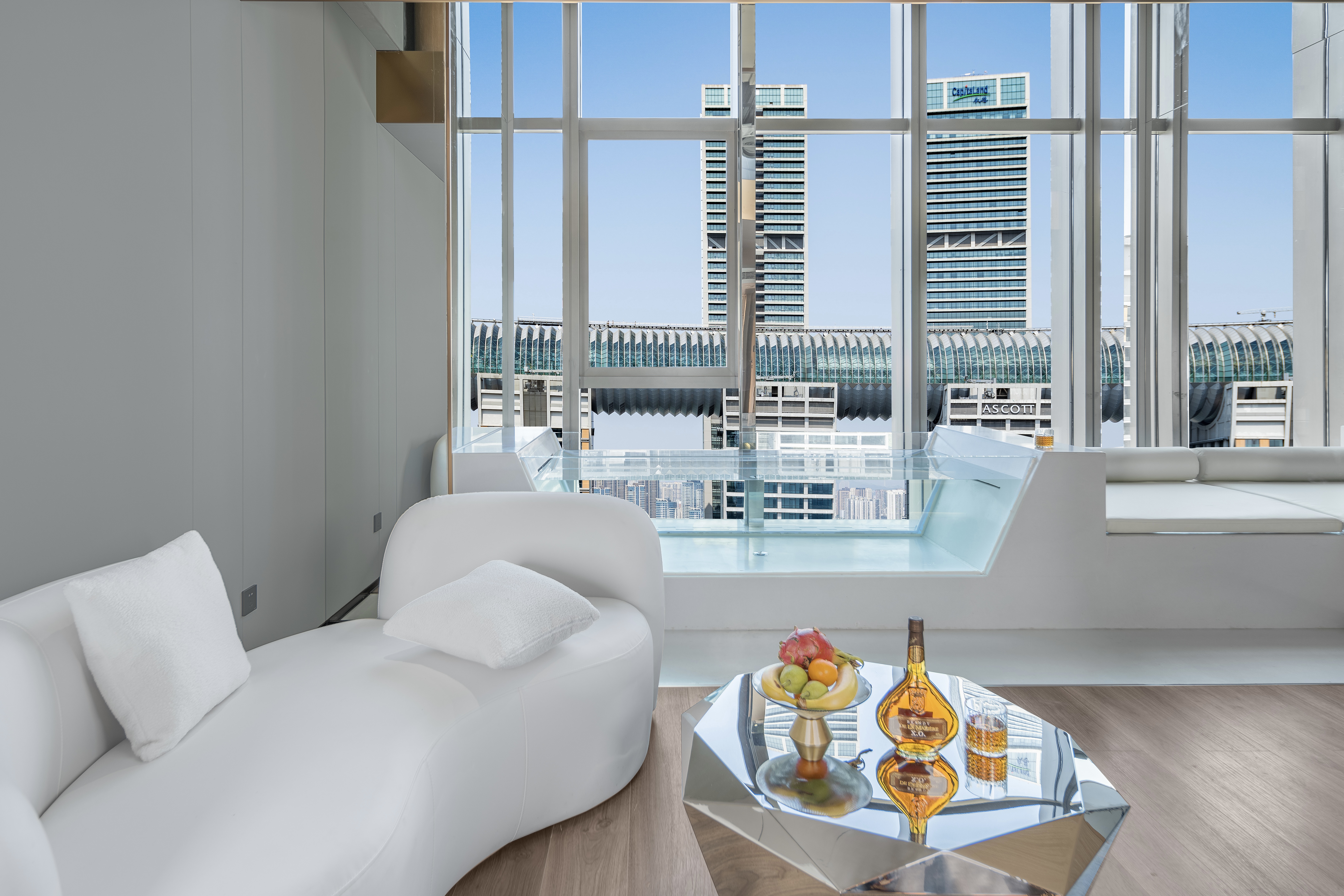 水晶横廊江景汤池跃层套房