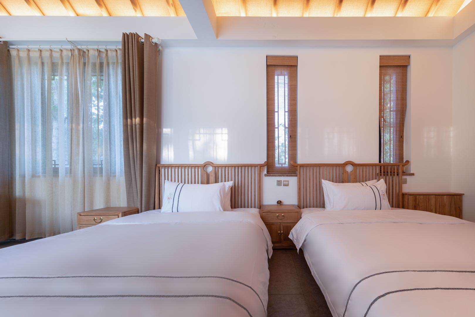 东厢标准双床房