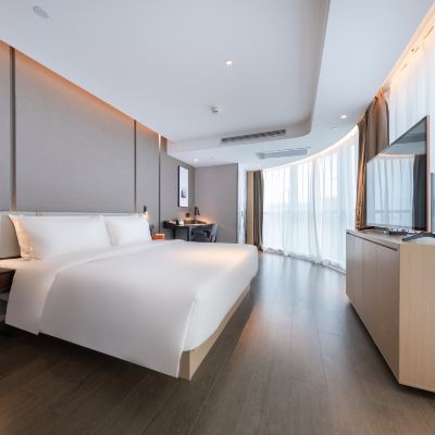 雅緻大床房（裸棉床品+小冰箱+投屏電視） 佛山順德歡樂海岸亞朵飯店優惠