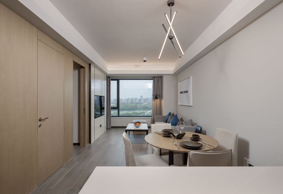 單臥行政江景套房