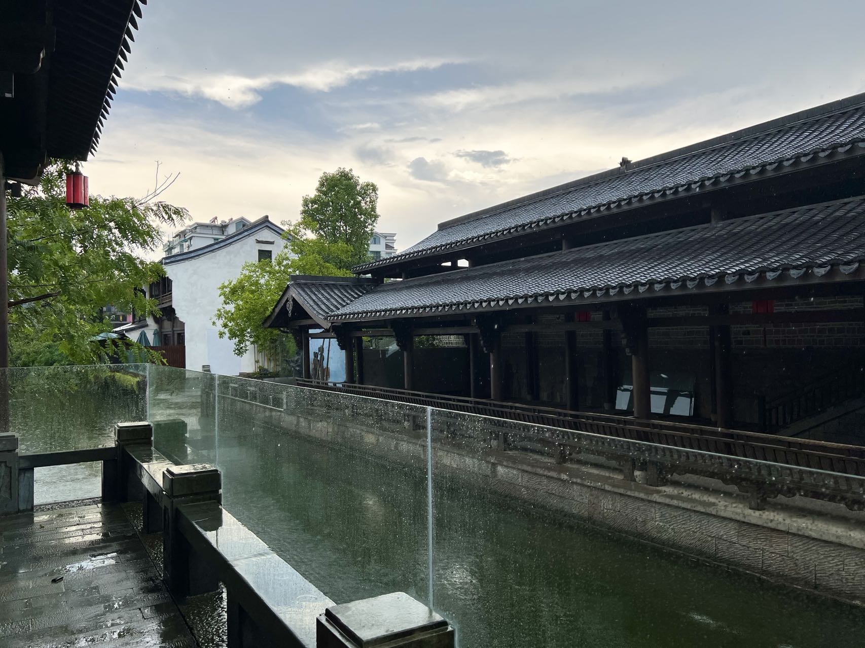 两室一厅河景泡池loft套房