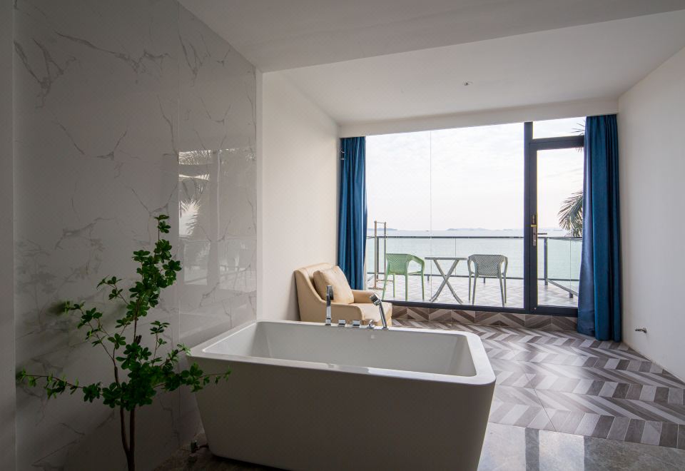 Miye Sea-view Holiday VillaIntimate Sea Terrace Sea-View Double Bed Room (180° Sea View + Marshall 3rd Gen Wireless Speaker + Xi Lai Men Deep Sleep Latex Pillow + Skin-Friendly Long Staple Cotton Linens + Smart Toilet + Tub)