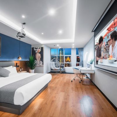 解放碑全景浴缸投影房 重慶D·Guest鑽客智能酒店（解放碑洪崖洞店）優惠