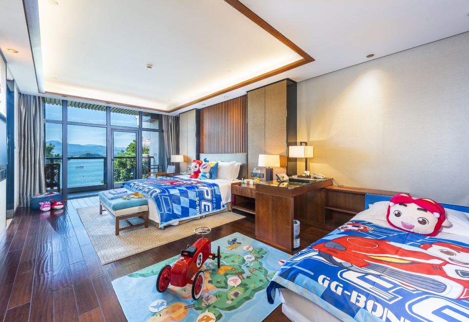 Narada Qiandao Lake ResortPiggy Hero Lake View Big Bed Parent Child Room