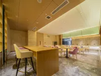 Lavande Hotel (Xingping Maweiyi Hangkong Square)