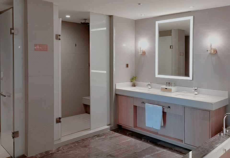 三和園露臺套房（超大空間+浴缸+智能馬桶）