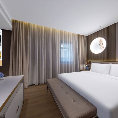 高級大床房（智能客控+可投屏65寸電視） 桔子水晶天津濱江道步行街飯店優惠