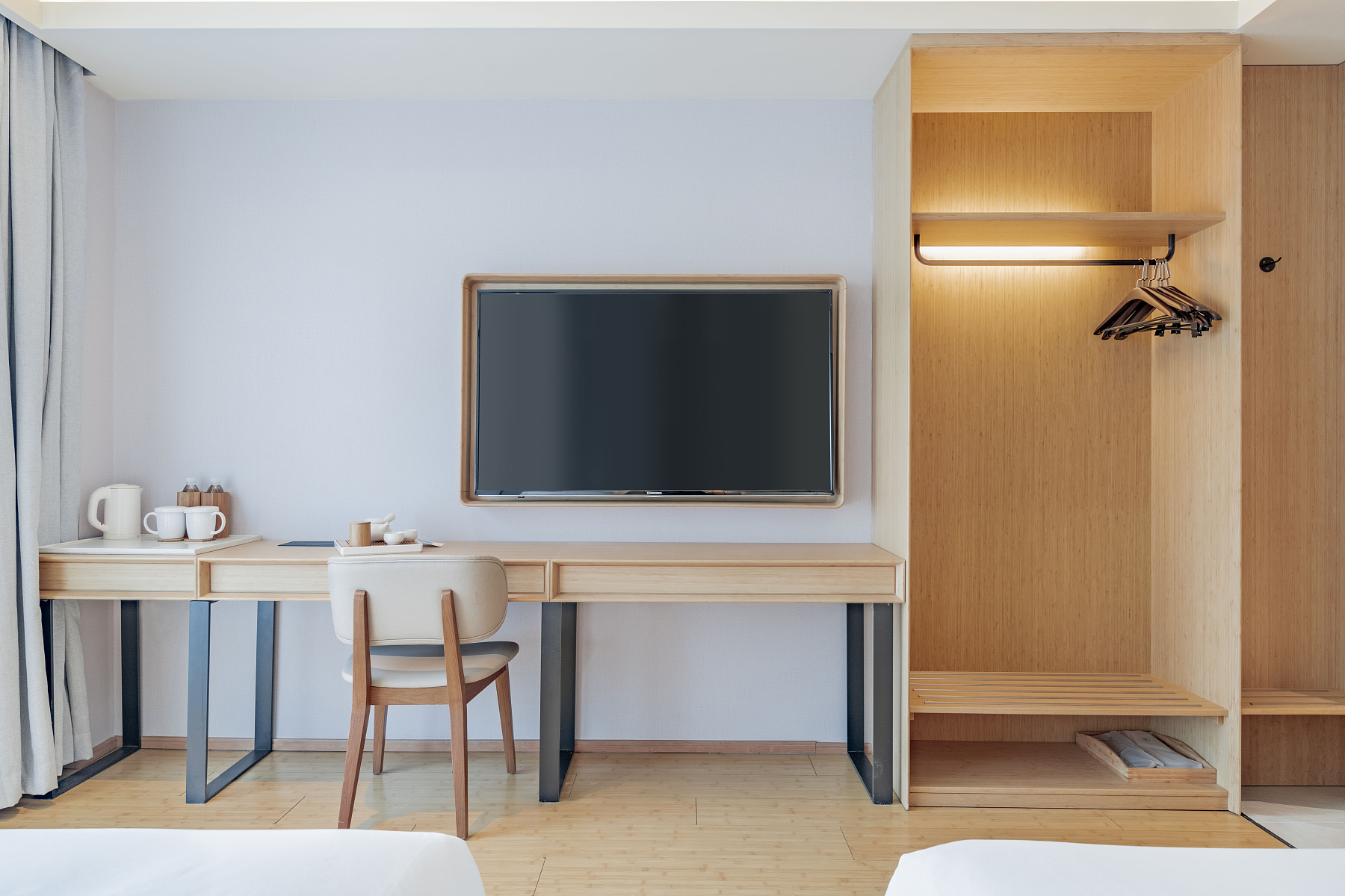 商务大床房（落地窗+小冰箱+mini茶海）