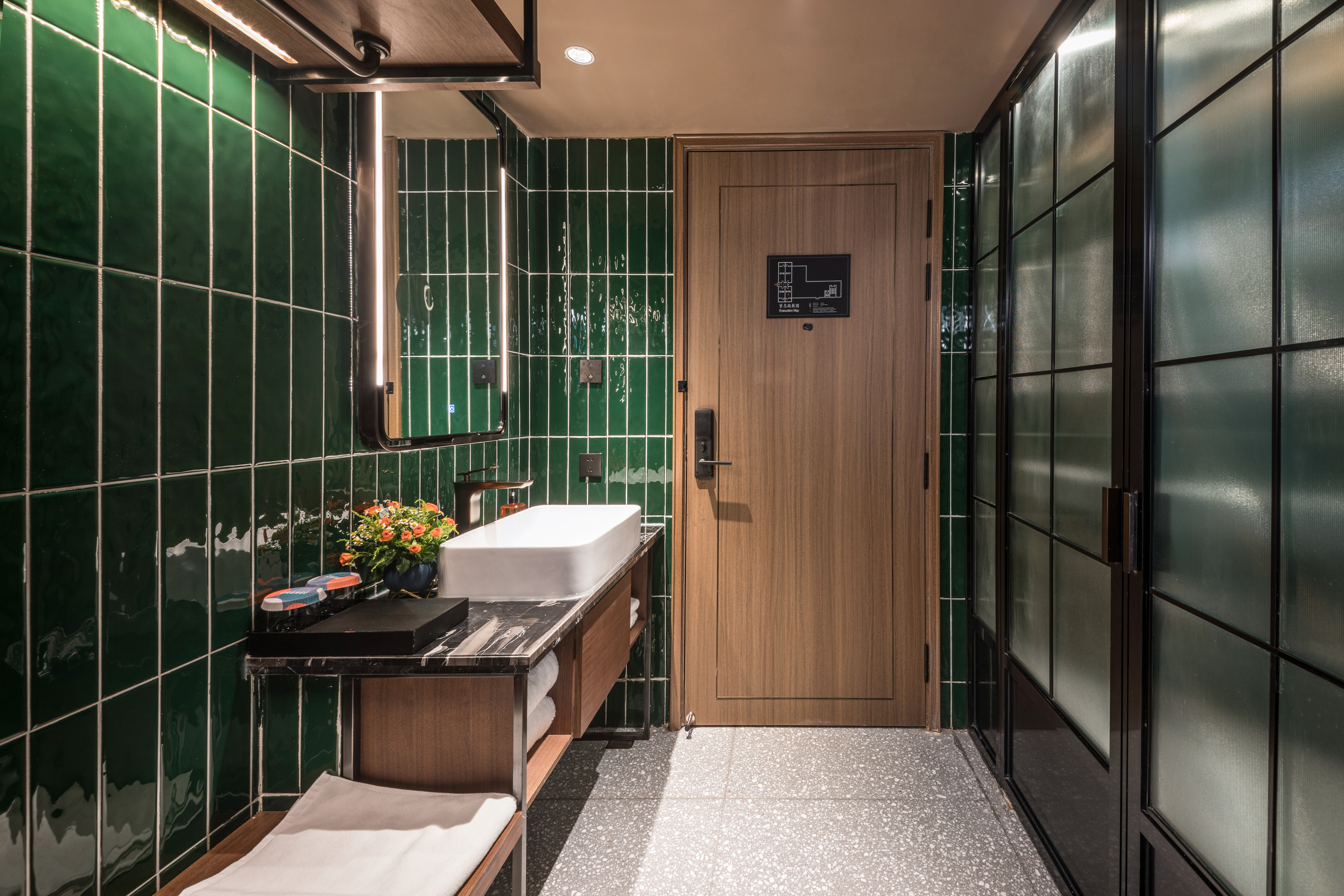 精选大床房（智能客控+KINGKOIL床垫+迷你冰箱）