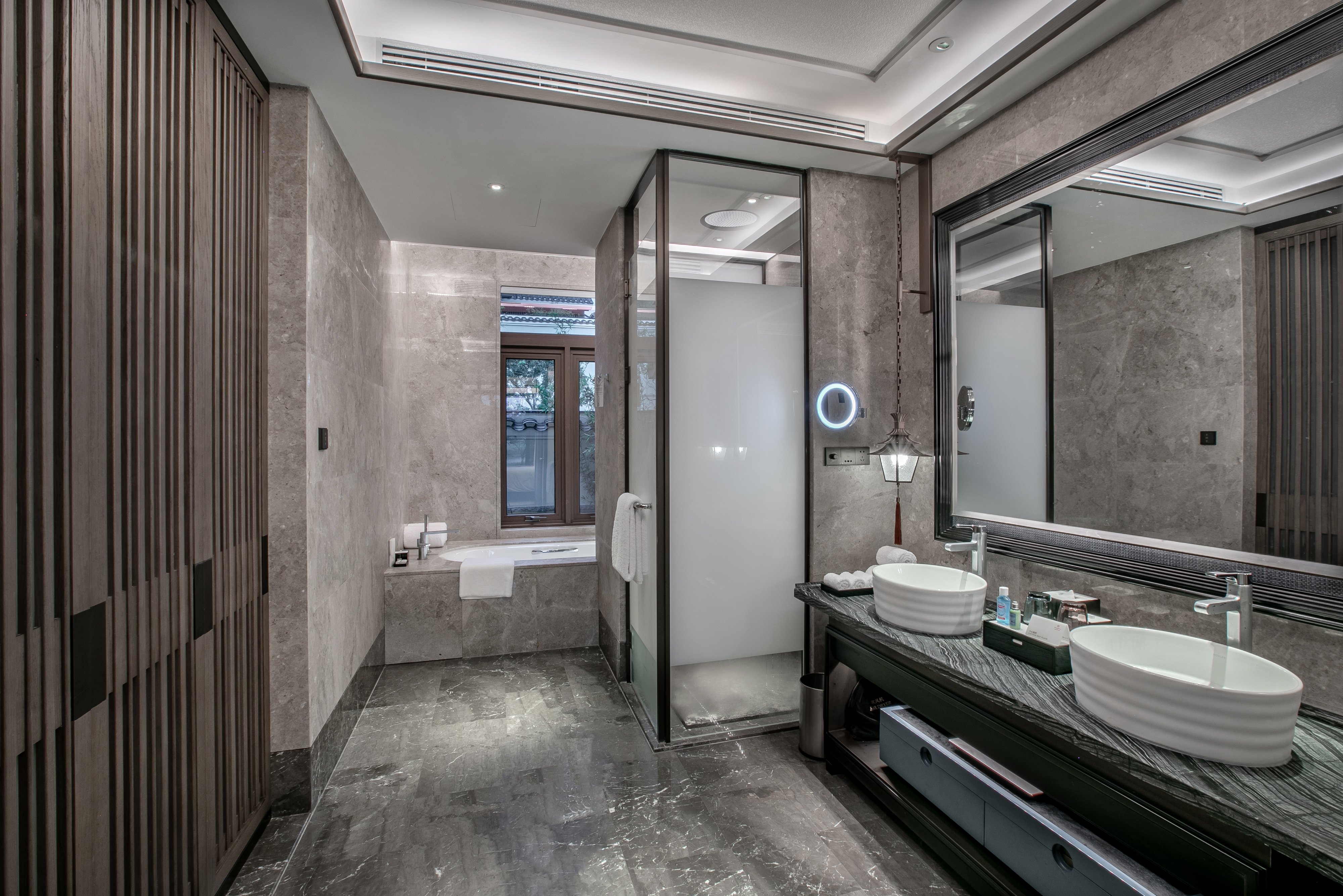 庭院露台大床单卧别墅