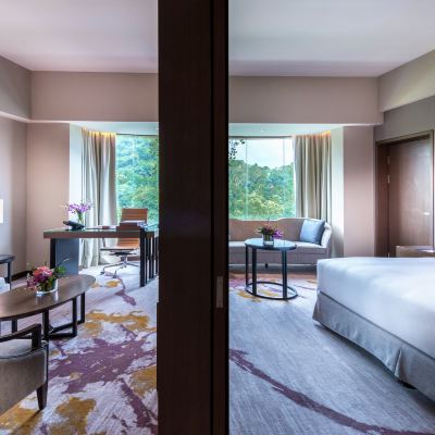 Suite Satu Bilik Tidur Tidak Merokok Kupon Hilton Kota Kinabalu