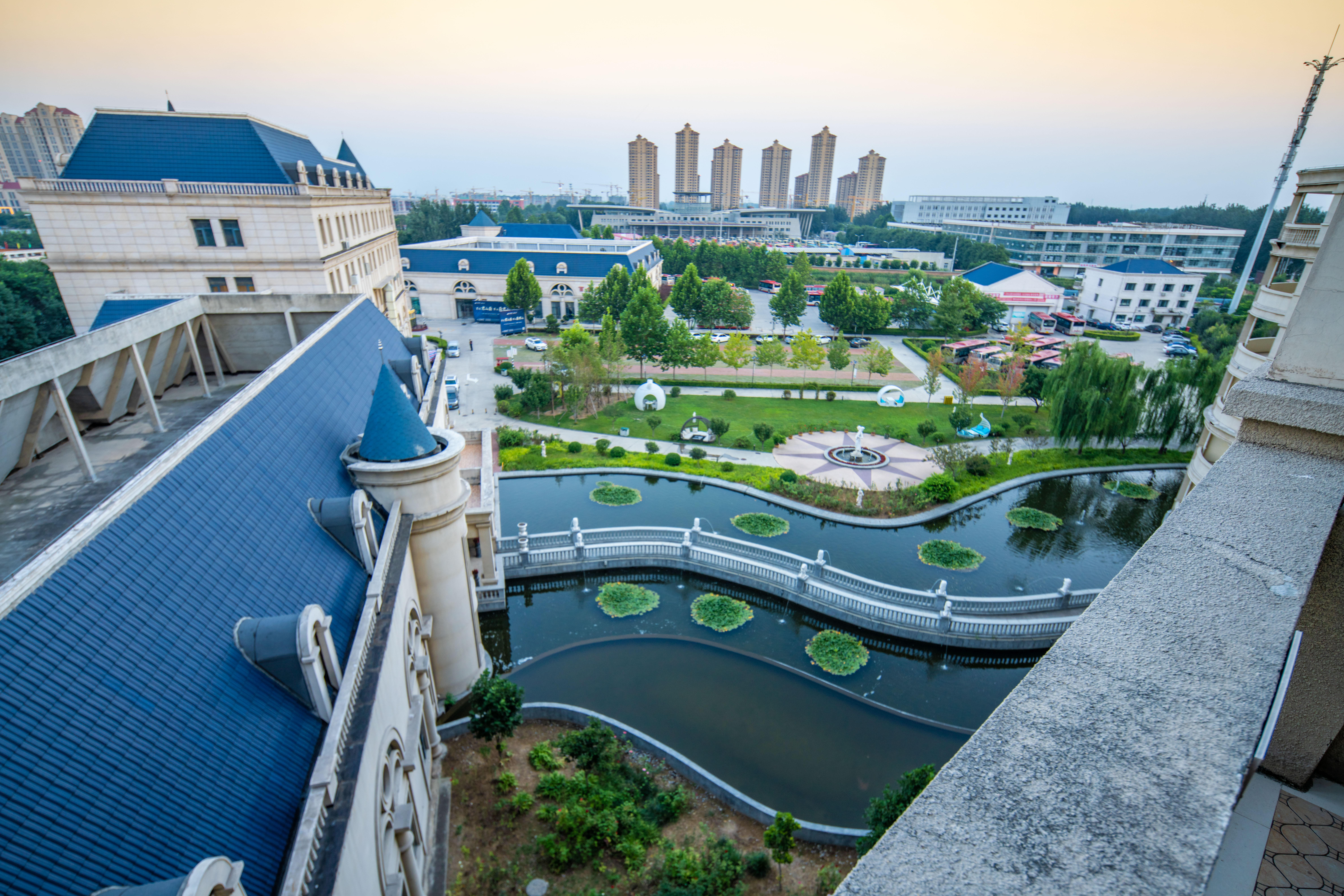 玻璃悬索奇观豪华套房