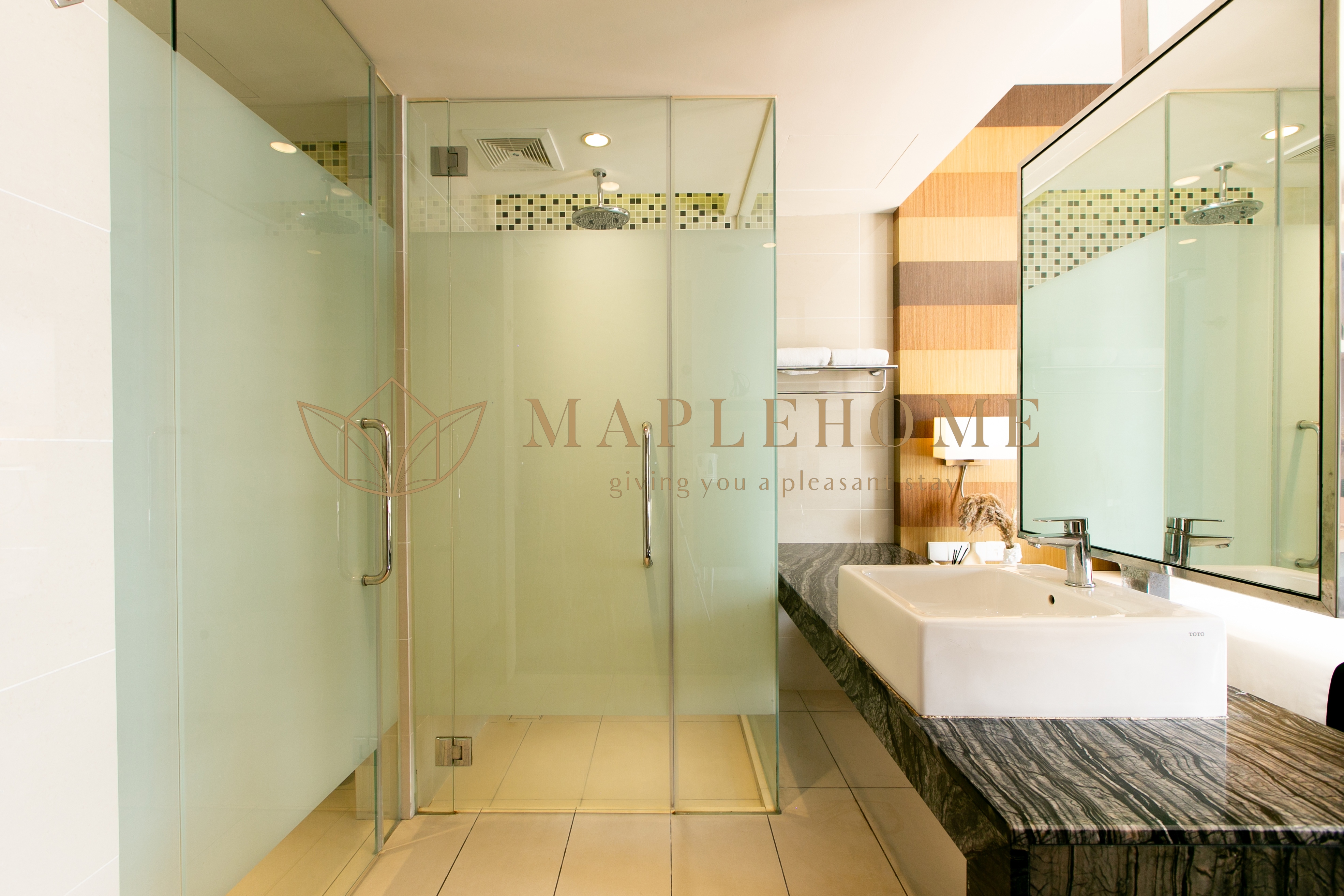 尊貴特大號床套房