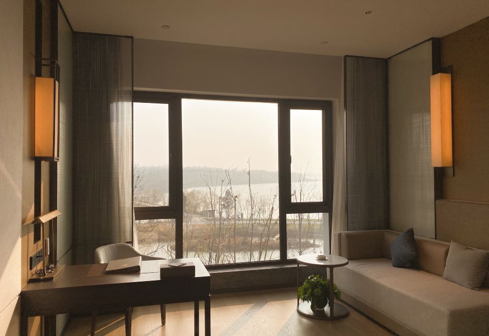 怡情湖景大床房-漳泽湖胜景